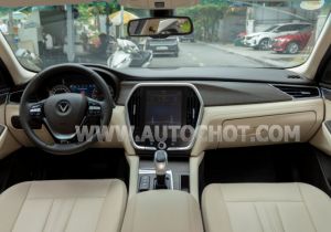Xe VinFast Lux A 2.0 Premium 2.0 AT 2021