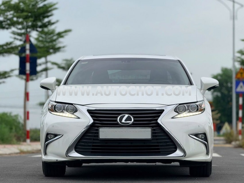 Xe Lexus ES 250 2015