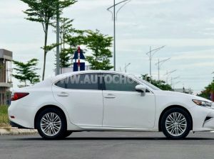 Xe Lexus ES 250 2015