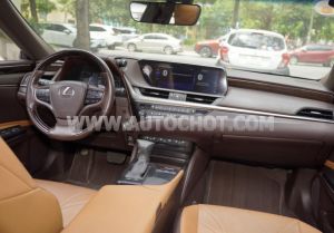 Xe Lexus ES 250 2018