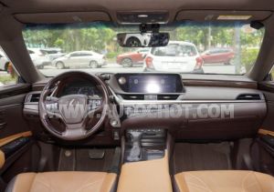 Xe Lexus ES 250 2018