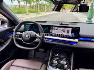 Xe BMW 5 Series 520i Premium 2025