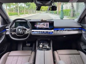 Xe BMW 5 Series 520i Premium 2025