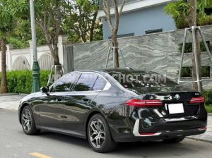 Xe BMW 5 Series 520i Premium 2025