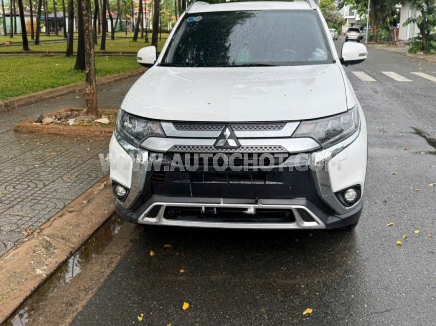 Mitsubishi Outlander 2.0 CVT Premium 2020