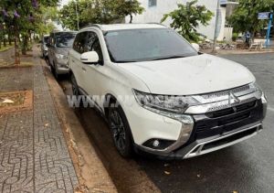 Xe Mitsubishi Outlander 2.0 CVT Premium 2020