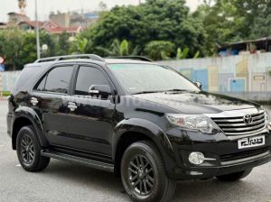Xe Toyota Fortuner 2.7V 4x2 AT 2015
