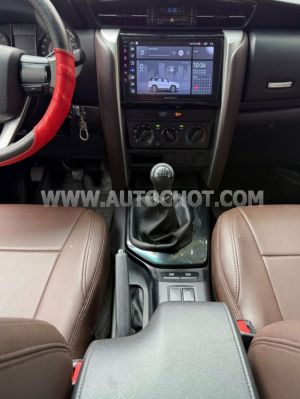 Xe Toyota Fortuner 2.4G 4x2 MT 2020