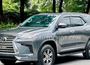 Xe Toyota Fortuner 2.7V 4x2 AT 2019
