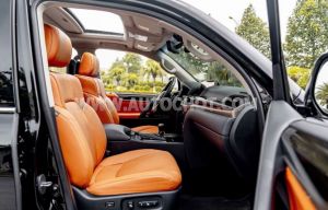 Xe Lexus LX 570 2021