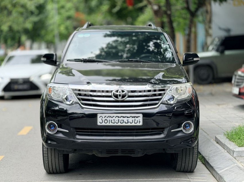 Toyota Fortuner 2.7V 4x4 AT 2015
