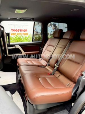 Xe Toyota Land Cruiser 5.7 V8 2016