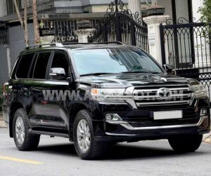 Xe Toyota Land Cruiser 5.7 V8 2016