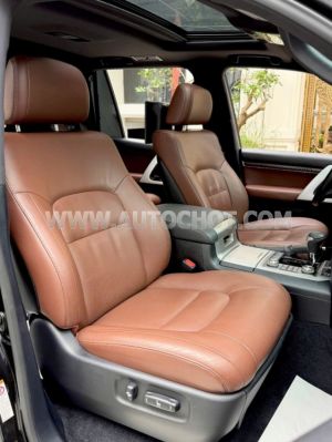 Xe Toyota Land Cruiser 5.7 V8 2016