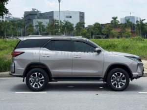 Xe Toyota Fortuner Legender 2.4L 4x2 AT 2022
