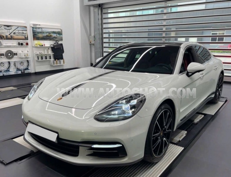 Xe Porsche Panamera 4 Executive 2019