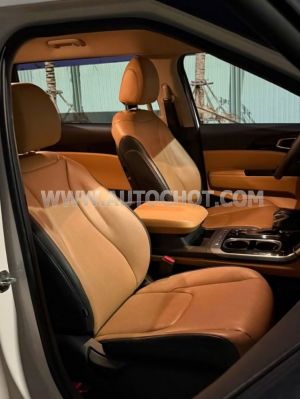 Xe Kia Carnival Luxury 2.2D 2024