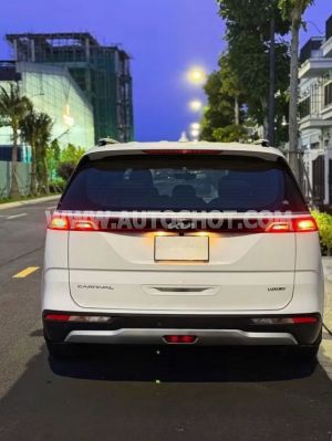 Xe Kia Carnival Luxury 2.2D 2024