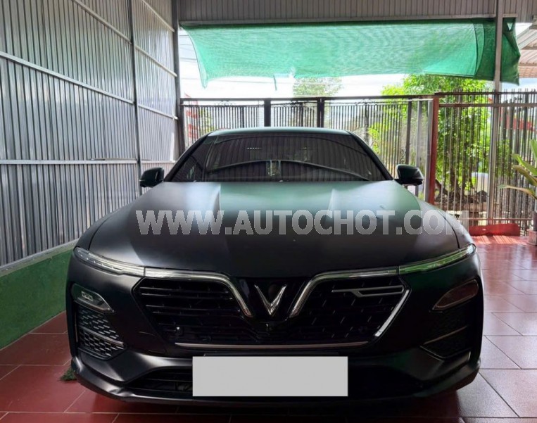Xe VinFast Lux A 2.0 Premium 2.0 AT 2021