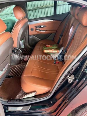Xe VinFast Lux A 2.0 Premium 2.0 AT 2021