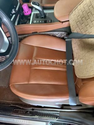 Xe VinFast Lux A 2.0 Premium 2.0 AT 2021