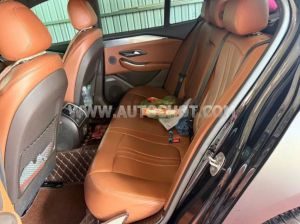 Xe VinFast Lux A 2.0 Premium 2.0 AT 2021