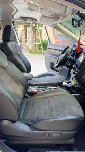Xe Mitsubishi Outlander 2.0 CVT 2022