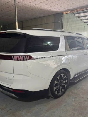 Xe Kia Carnival Luxury 2.2D 2024