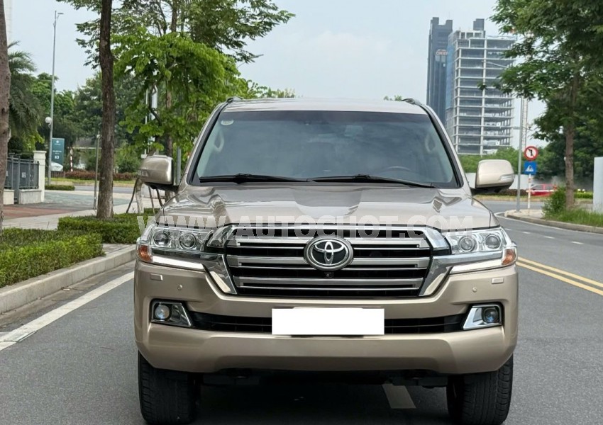 Xe Toyota Land Cruiser VX 4.6 V8 2016