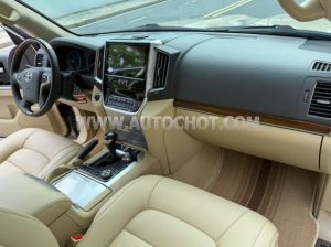 Xe Toyota Land Cruiser VX 4.6 V8 2016