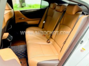 Xe Lexus ES 250 2018