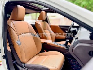Xe Lexus ES 250 2018