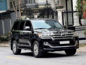 Xe Toyota Land Cruiser 5.7 V8 2016
