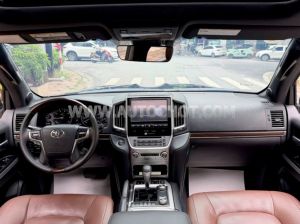 Xe Toyota Land Cruiser 5.7 V8 2016