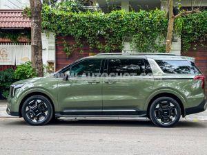Xe Kia Carnival Signature 2.2D 2025