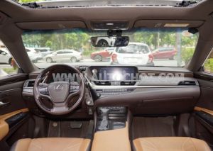 Xe Lexus ES 250 2018