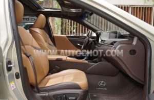 Xe Lexus ES 250 2018