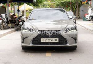 Xe Lexus ES 250 2018