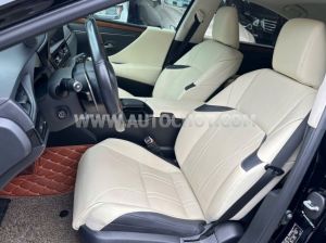 Xe Lexus ES 250 2022