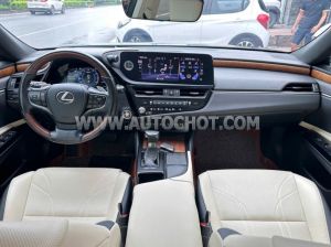 Xe Lexus ES 250 2022