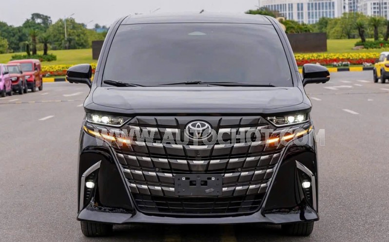 Toyota Alphard HEV 2.5 AT 2025