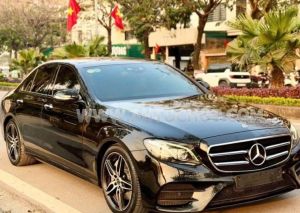 Xe Mercedes Benz E class E300 AMG 2019