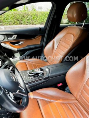 Xe Mercedes Benz GLC 300 4Matic 2017