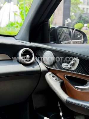 Xe Mercedes Benz GLC 300 4Matic 2017