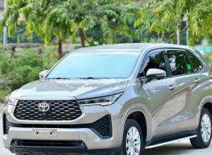 Xe Toyota Innova Cross 2.0V CVT 2025