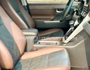 Xe Toyota Innova Cross 2.0V CVT 2025