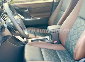 Xe Toyota Innova Cross 2.0V CVT 2025