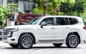 Xe Toyota Land Cruiser 3.5 V6 2024