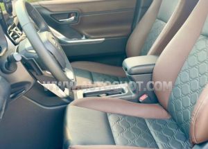 Xe Toyota Innova Cross 2.0V CVT 2025
