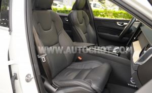 Xe Volvo XC60 Ultra B5 AWD 2025